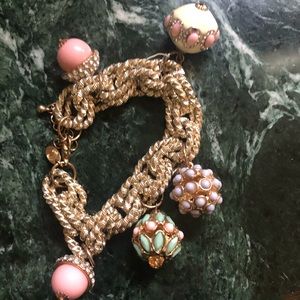 Vintage Jewelry - Mint Condition Exquisite Charm Bracelet Vintage Jewelry - Mint Condition Exquisite Charm Bracelet